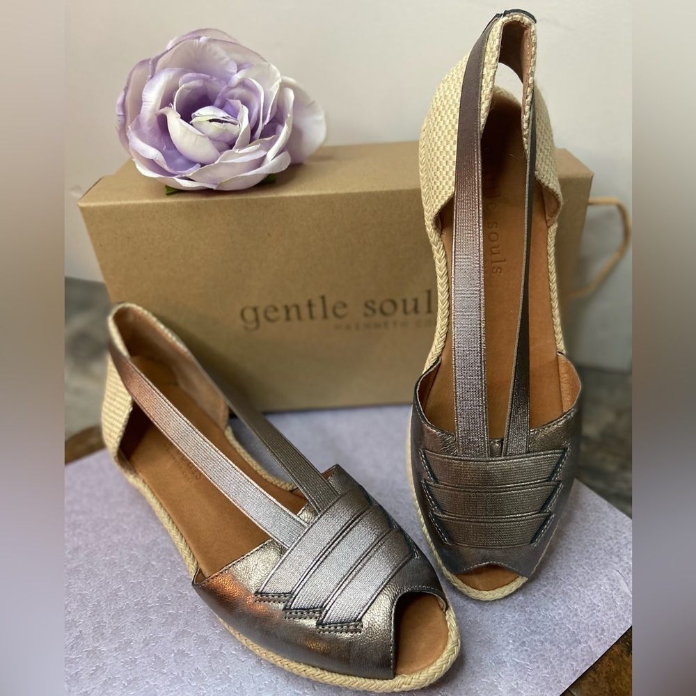 Gentle Souls By Kenneth Cole~NIB~Luci Leather Pewter Wedge Sandal Shoes~Size 10